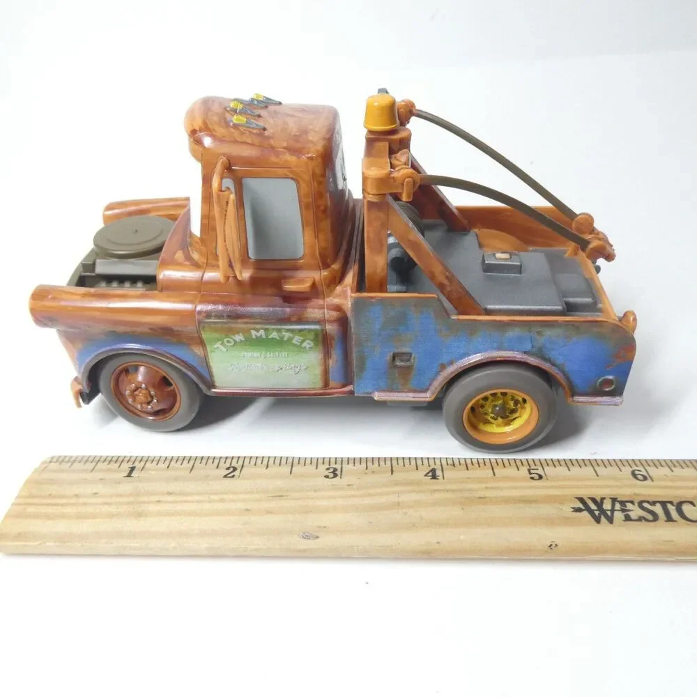 Pixar Cars Lot - Tow Mater Tow Truck & XRS Mud Racing George
